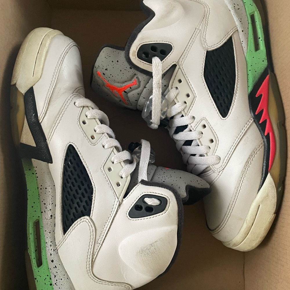 air jordan 5 space jam